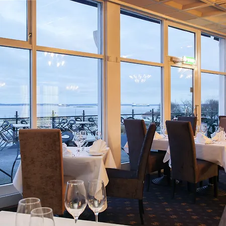 Grand - Unike Отель