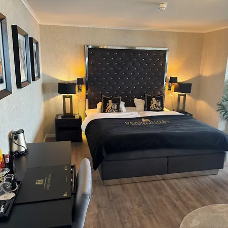 Grand - Unike Hotel 4*