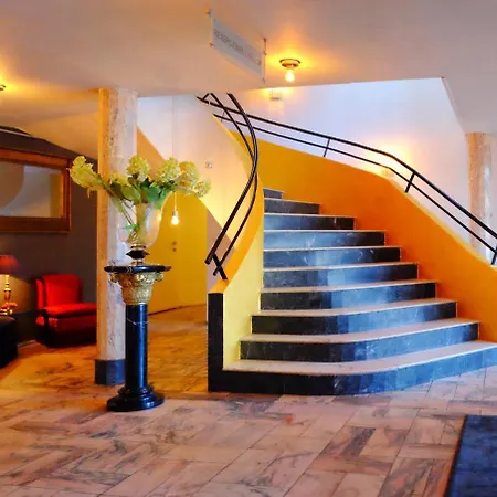Отель Grand - Unike 4*
